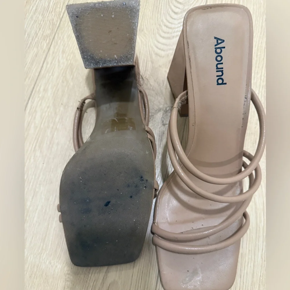 Abound Women's Austyn Block Heel Strappy tan/Nude Sandals size 10